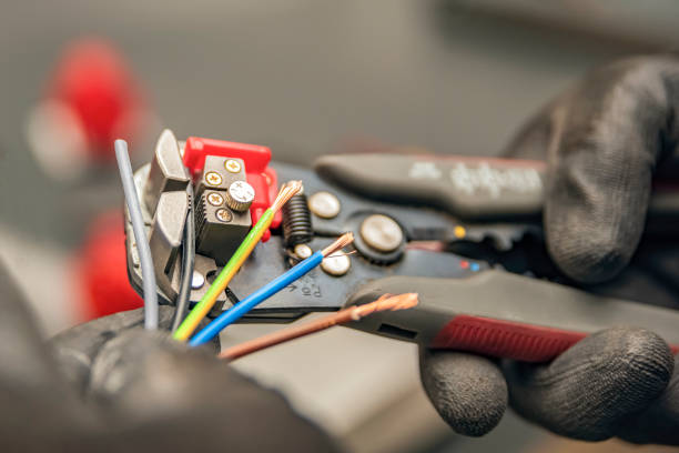 Best Affordable Electrician  in Fair Grove, MO